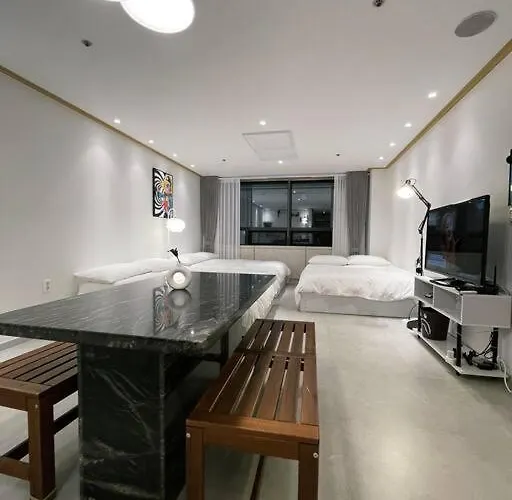 홍대입구역에서 30초 퀸 Q 사이즈 침대 3 Ott Wifi New Open * Séoul