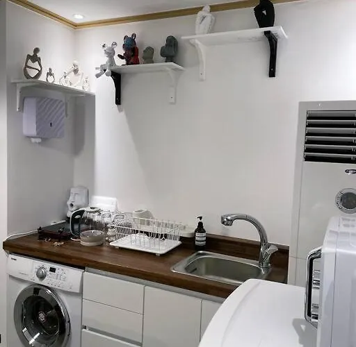 홍대입구역에서 30초 퀸 Q 사이즈 침대 3 Ott Wifi New Open Séoul