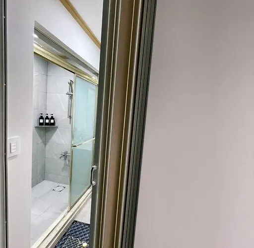 홍대입구역에서 30초 퀸 Q 사이즈 침대 3 Ott Wifi New Open