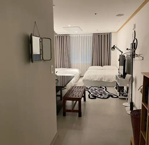 홍대입구역에서 30초 퀸 Q 사이즈 침대 3 Ott Wifi New Open Appartement