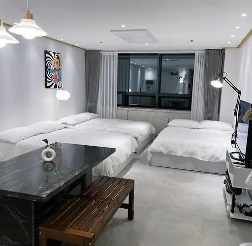 홍대입구역에서 30초 퀸 Q 사이즈 침대 3 Ott Wifi New Open *