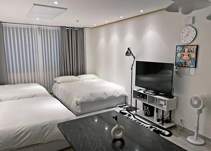 홍대입구역에서 30초 퀸 Q 사이즈 침대 3 Ott Wifi New Open Appartement